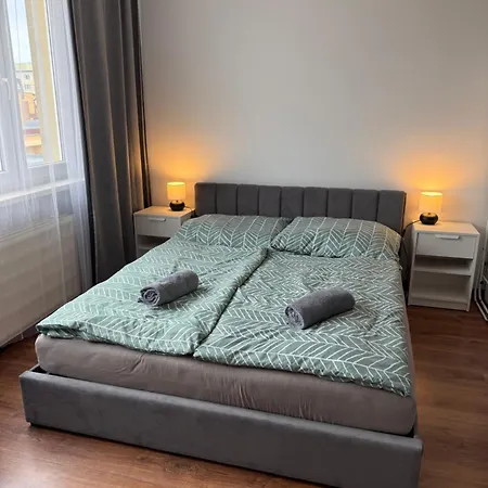 Pohodlny S Klimou Blizko Centra *